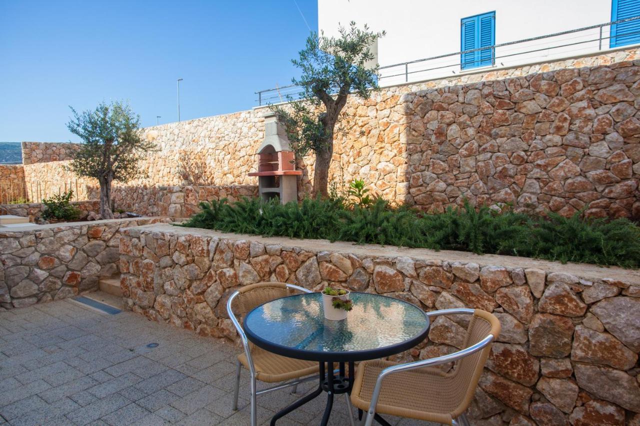 Apartman Madonnina Cres Exterior foto