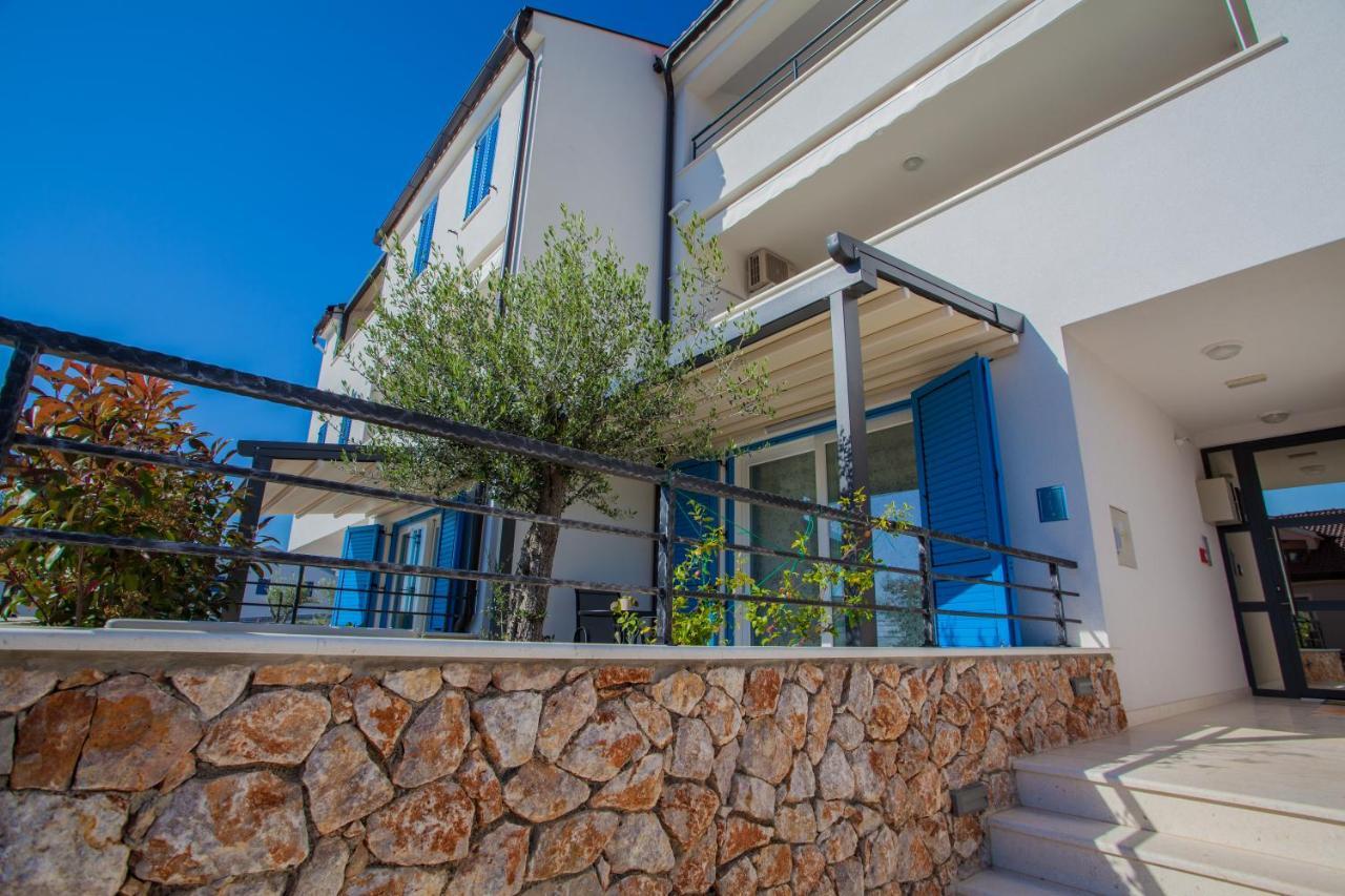 Apartman Madonnina Cres Exterior foto